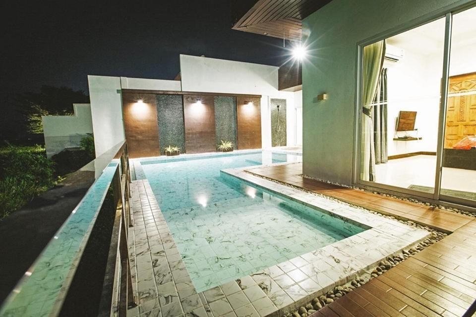 The Vista Pool Villa Kanchanaburi Buitenkant foto