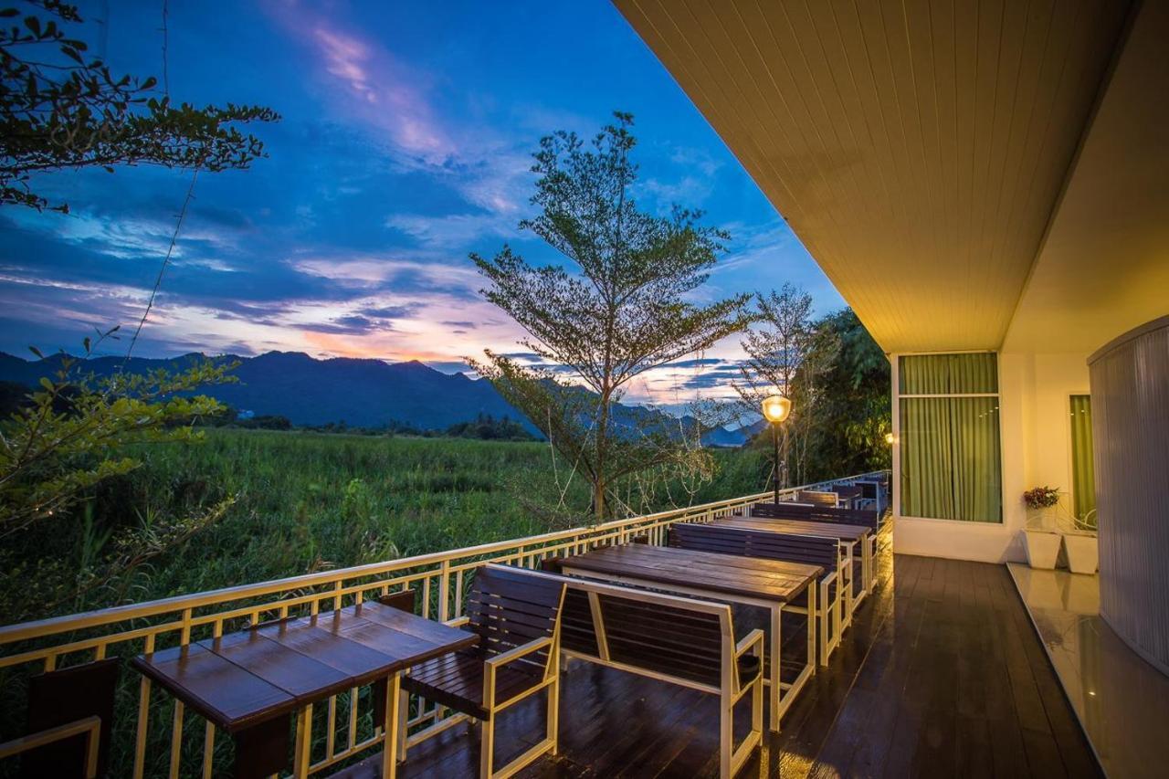 The Vista Pool Villa Kanchanaburi Buitenkant foto